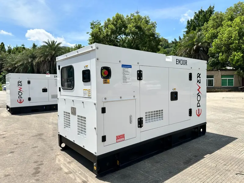Generador diésel Emm Power EM30R de 30/33 kVA en cabina insonorizada, recién llegado de fábrica